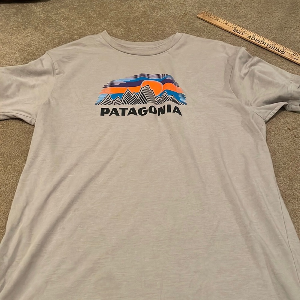Men’s slim fit patagonia shirt